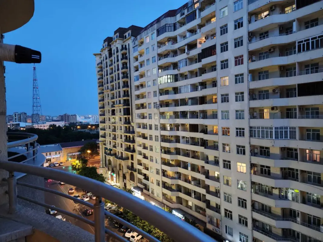 Kirayə verilir 2 otaqlı mənzil 90 m²
