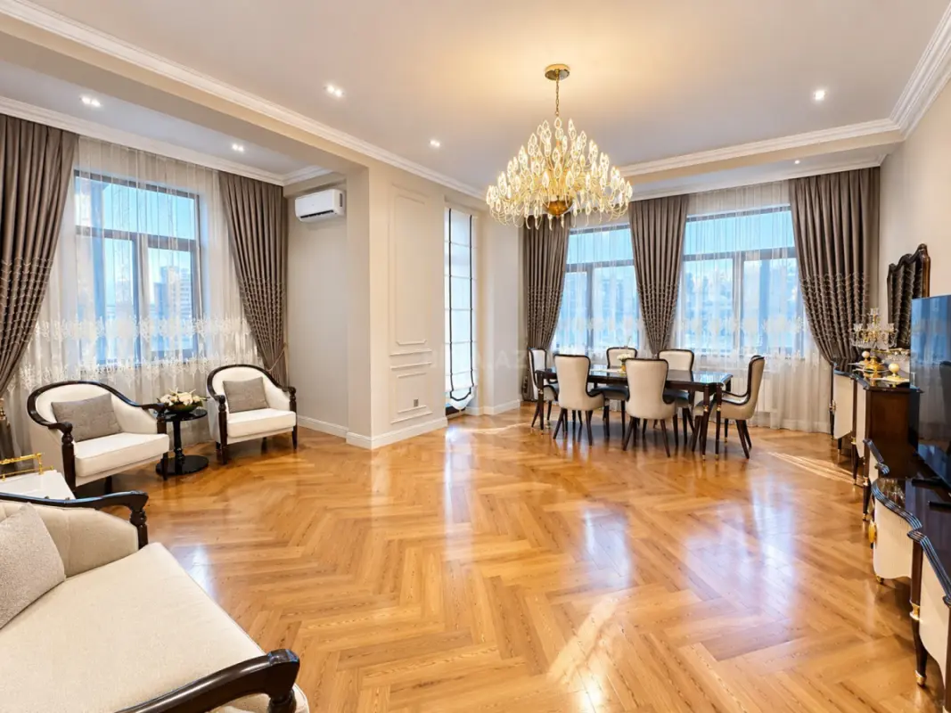 Satılır 3 otaqlı mənzil 150 m²