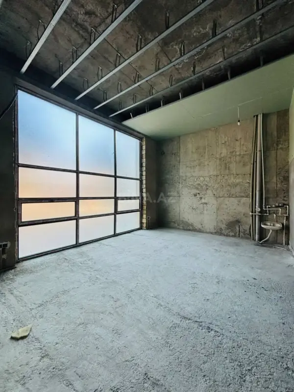 Satılır obyekt 300 m²