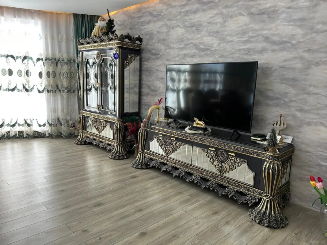 Satılır 4 otaqlı mənzil 226 m²