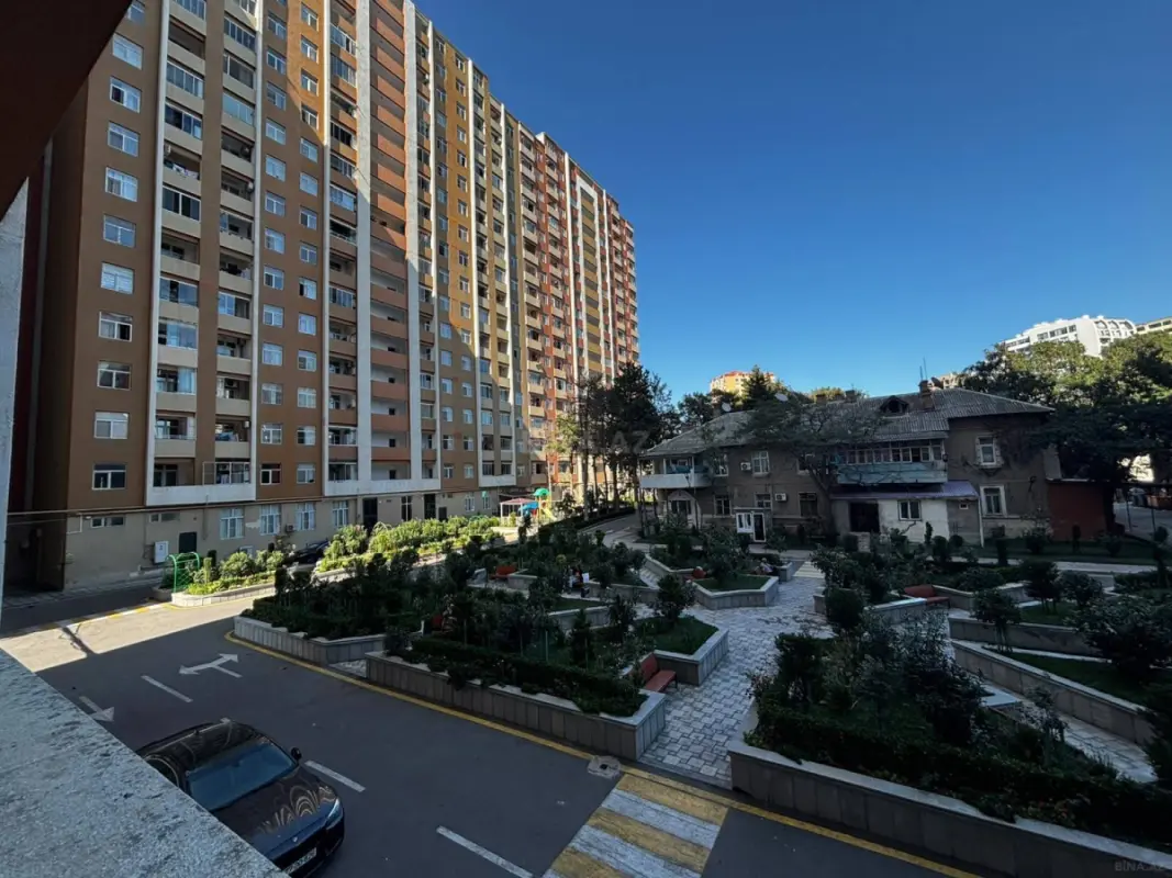 Satılır 5 otaqlı mənzil 79 m²