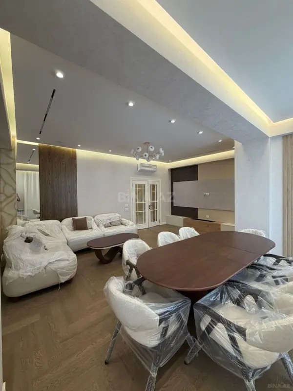 Kirayə verilir 3 otaqlı mənzil 166 m²