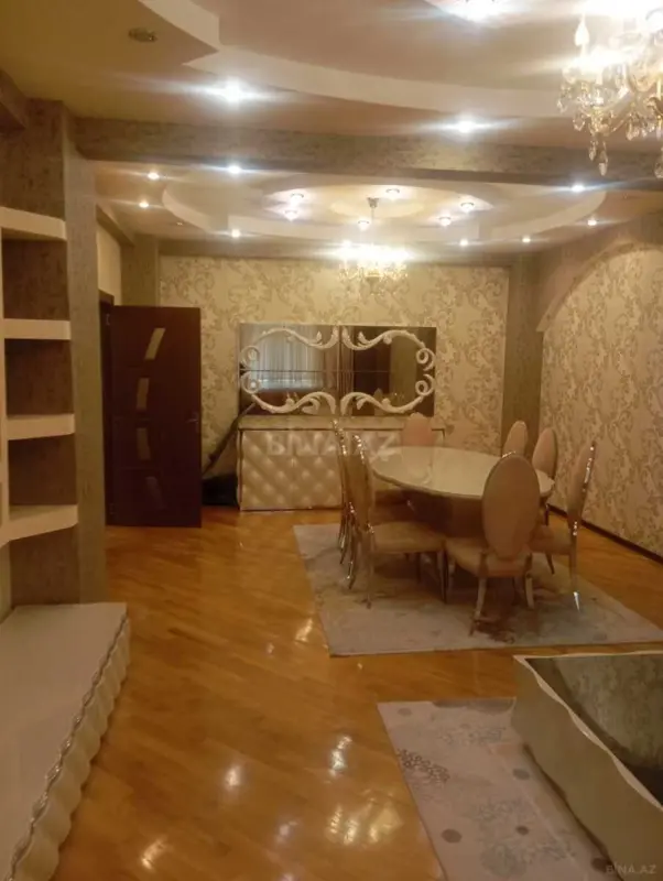 Kirayə verilir 3 otaqlı mənzil 160 m²