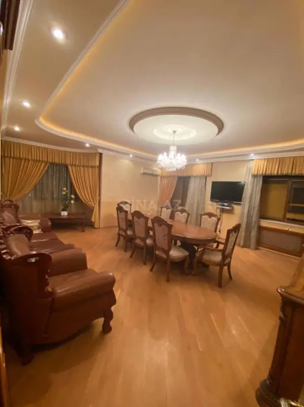 Kirayə verilir 4 otaqlı mənzil 170 m²
