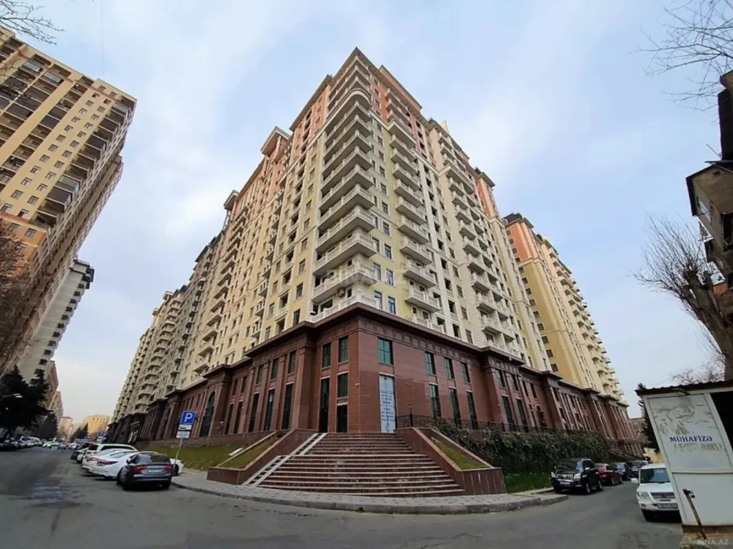 Kirayə verilir 3 otaqlı mənzil 160 m²