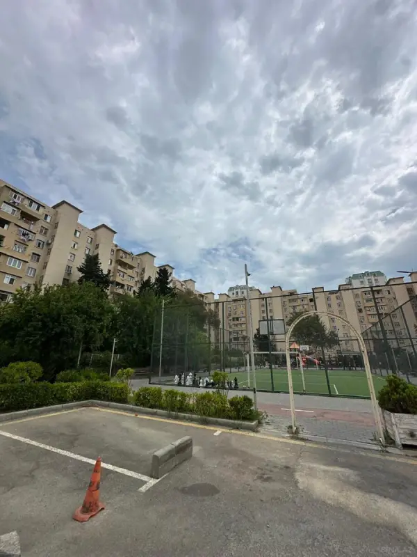 Satılır 4 otaqlı mənzil 100 m²