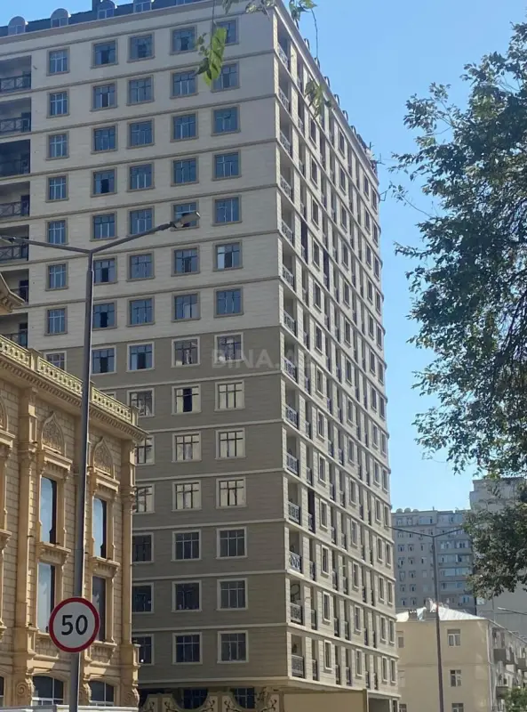 Satılır 2 otaqlı mənzil 113 m²