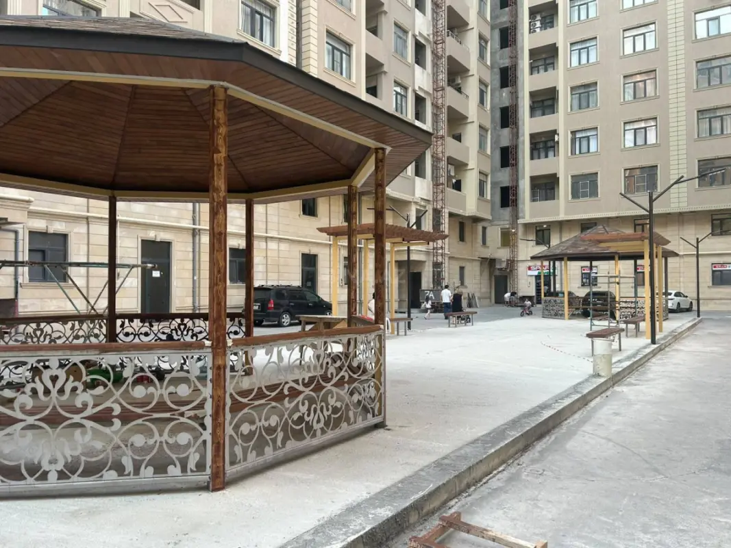 Satılır 2 otaqlı mənzil 93.3 m²