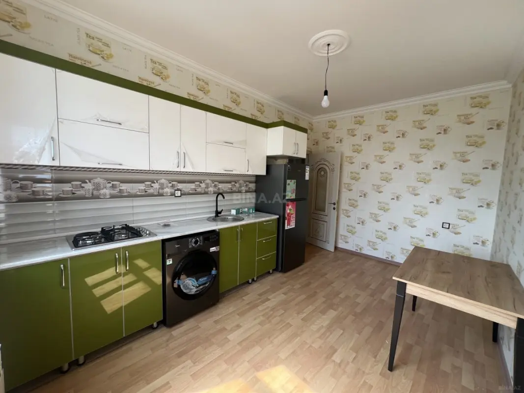 Kirayə verilir 2 otaqlı mənzil 85 m²