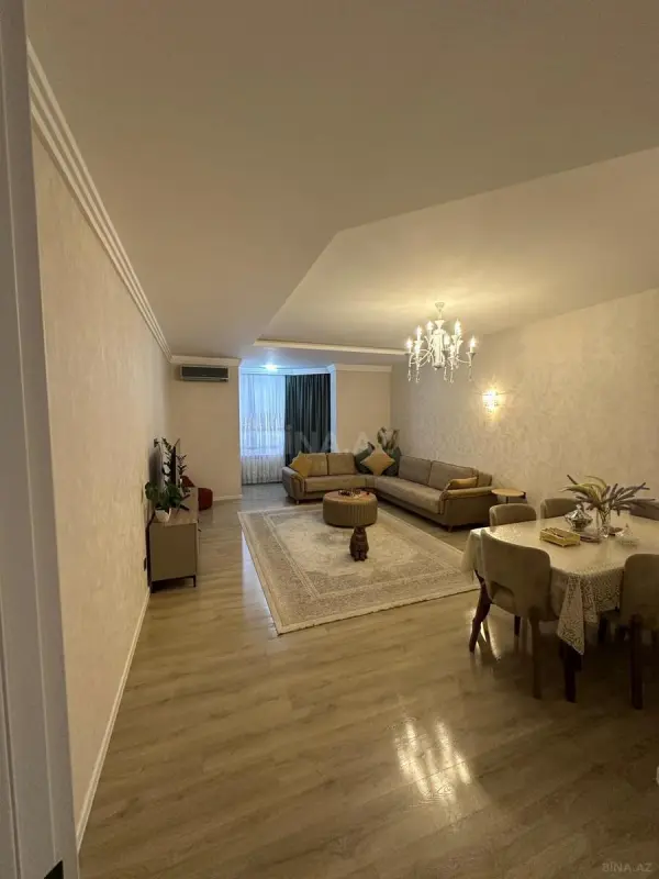 Satılır 3 otaqlı mənzil 154 m²