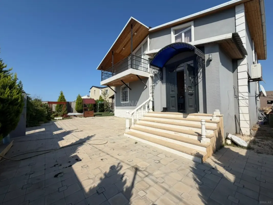 Satılır 6 otaqlı həyət evi 230 m²