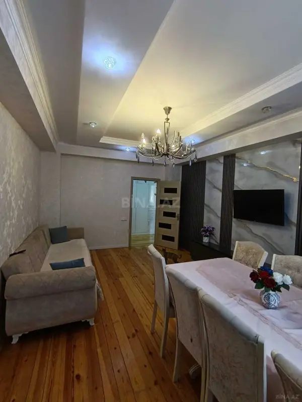 Satılır 2 otaqlı mənzil 82 m²