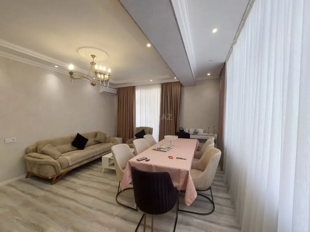 Satılır 3 otaqlı mənzil 117 m²
