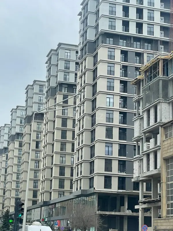 Satılır 3 otaqlı mənzil 104 m²