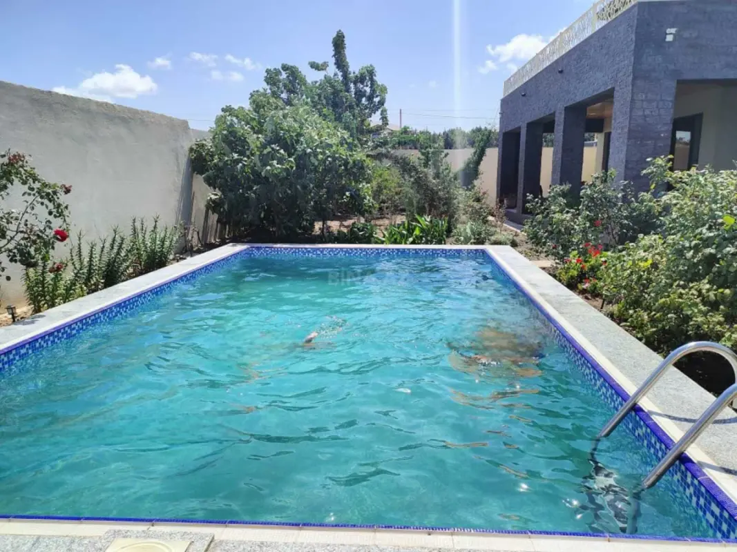 Satılır 7 otaqlı həyət evi 180 m²