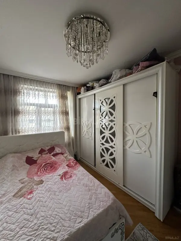Satılır 5 otaqlı mənzil 120 m²