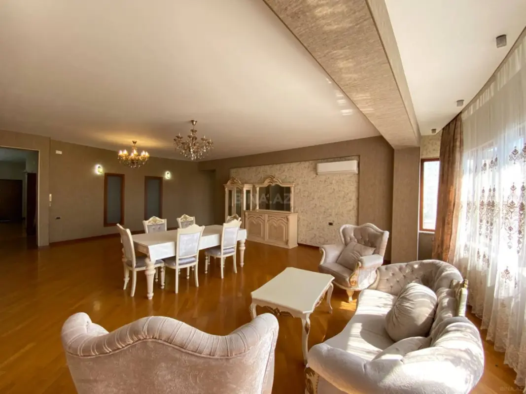 Kirayə verilir 3 otaqlı mənzil 200 m²