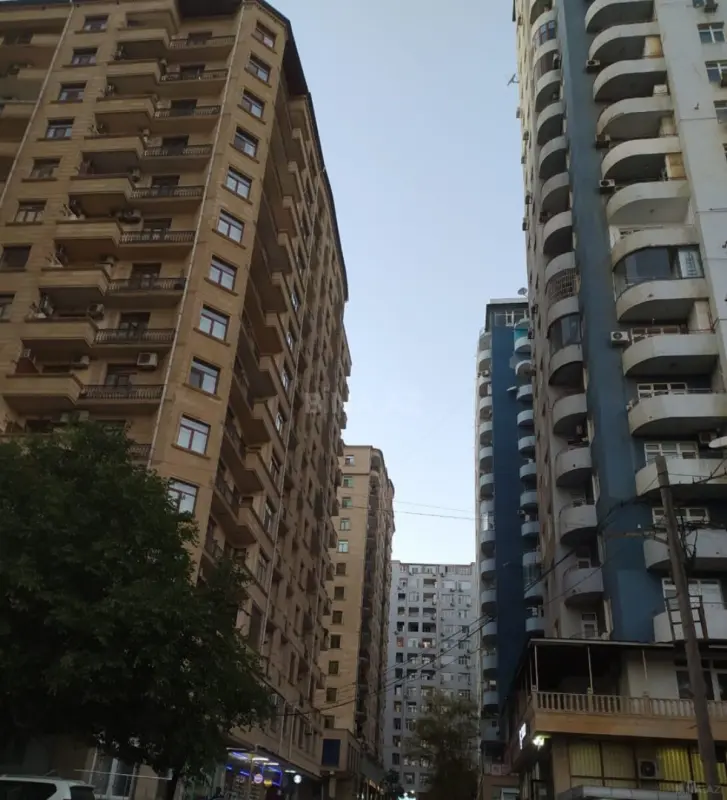 Satılır 3 otaqlı mənzil 120 m²