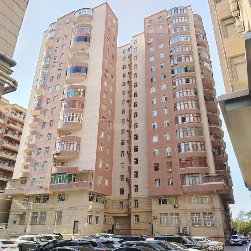 Satılır 2 otaqlı mənzil 92 m²