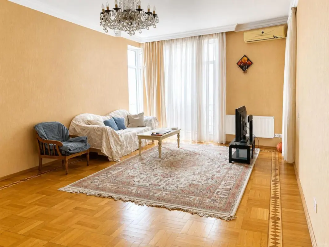 Satılır 3 otaqlı mənzil 125 m²