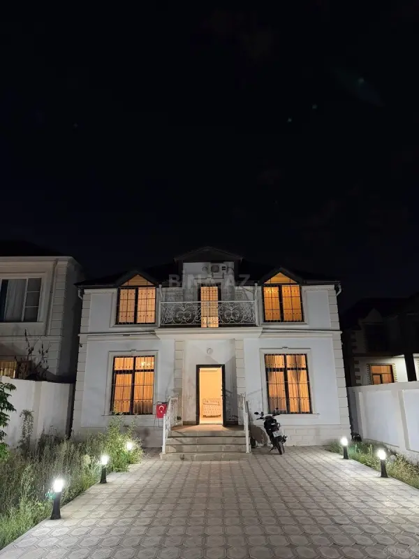 Satılır 4 otaqlı həyət evi 200 m²
