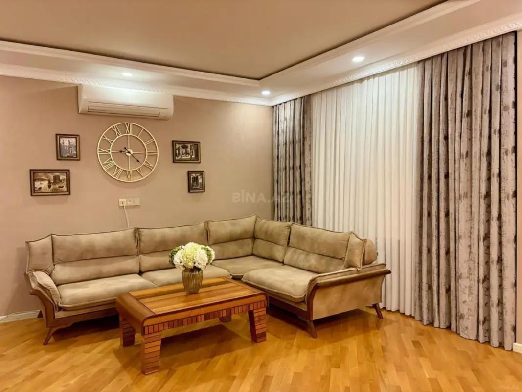 Satılır 3 otaqlı mənzil 134 m²