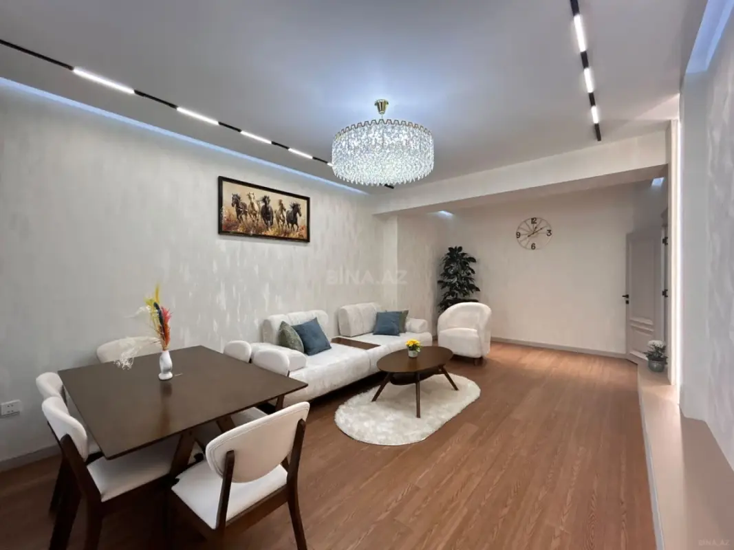 Satılır 3 otaqlı mənzil 101 m²