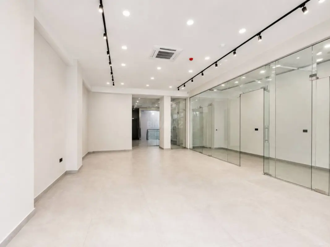 Kirayə verilir obyekt 80 m²