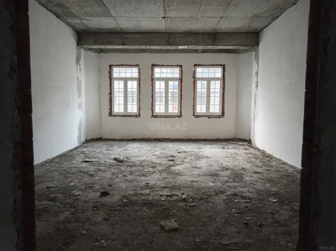 Satılır 5 otaqlı mənzil 246 m²