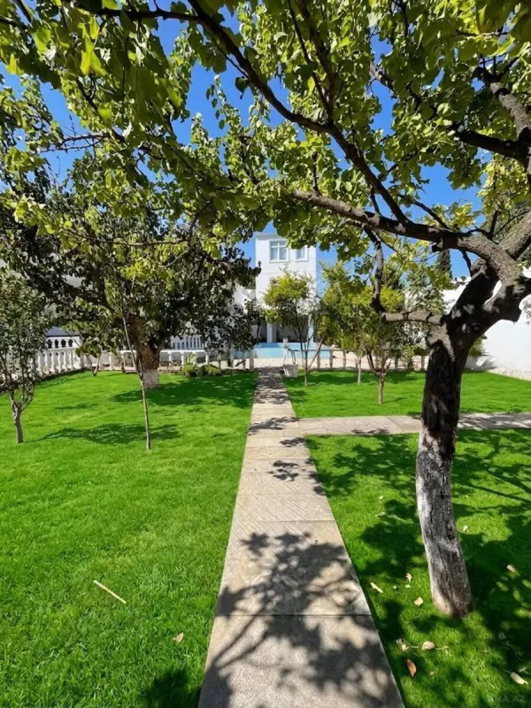 Satılır 5 otaqlı həyət evi 290 m²
