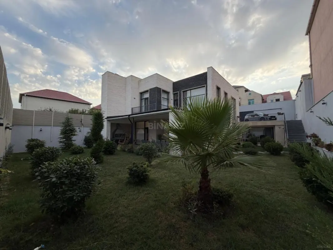 Satılır 7 otaqlı həyət evi 400 m²