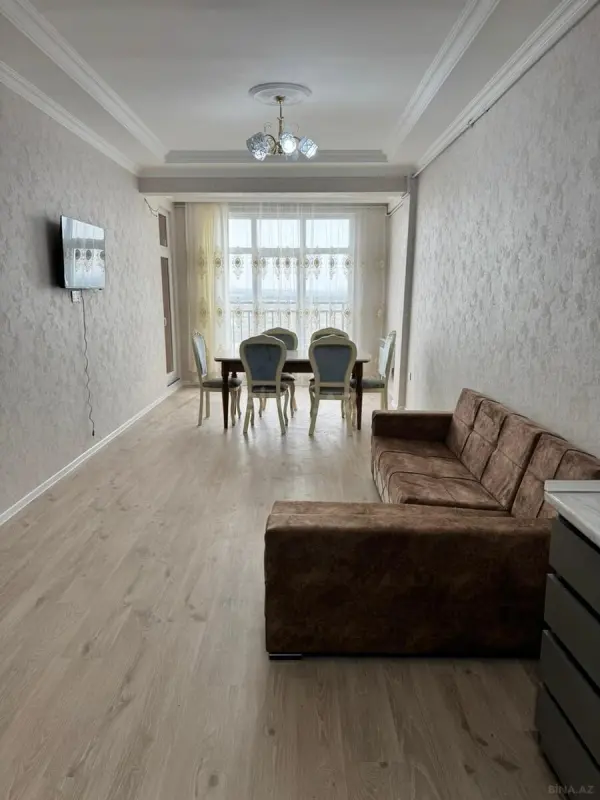 Kirayə verilir 2 otaqlı mənzil 82 m²