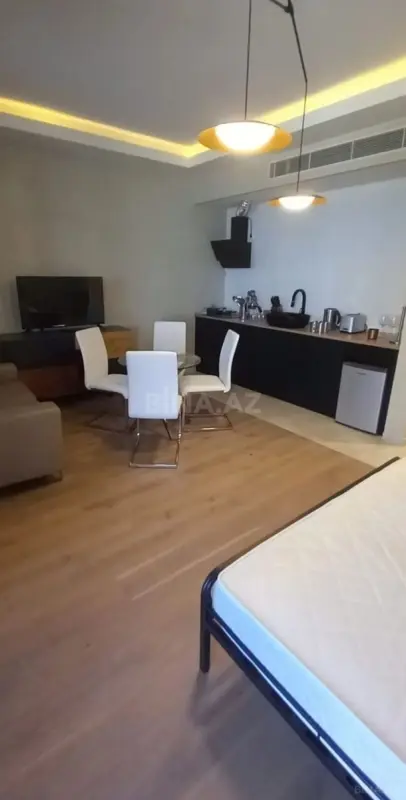 Satılır 1 otaqlı mənzil 80 m²