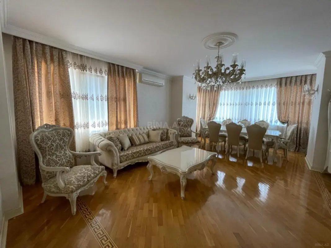 Kirayə verilir 3 otaqlı mənzil 135 m²