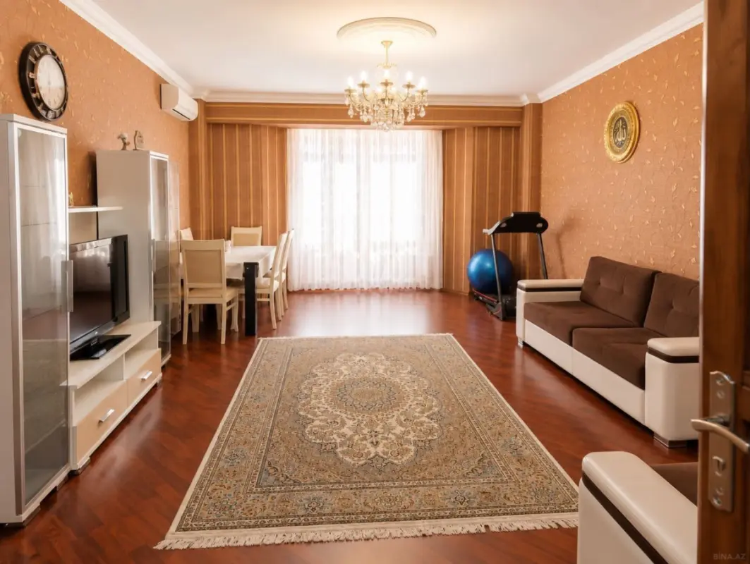 Satılır 3 otaqlı mənzil 137 m²