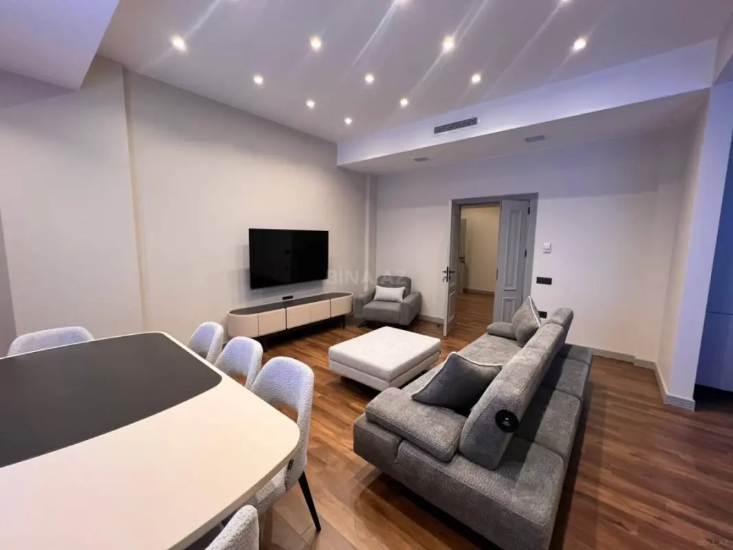 Kirayə verilir 2 otaqlı mənzil 120 m²