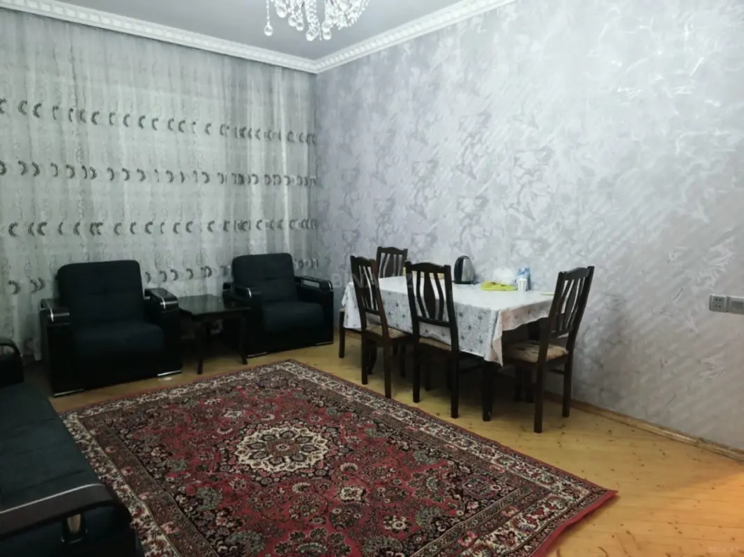 Kirayə verilir 2 otaqlı mənzil 110 m²