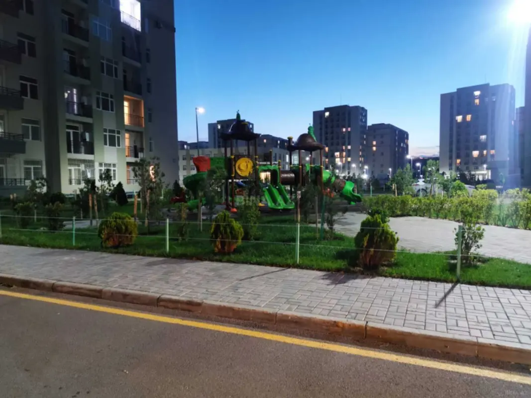 Satılır 4 otaqlı mənzil 120 m²