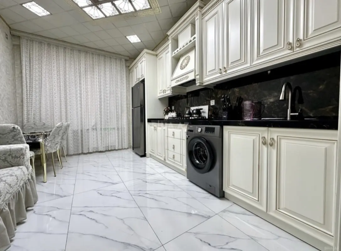 Satılır 2 otaqlı mənzil 96 m²