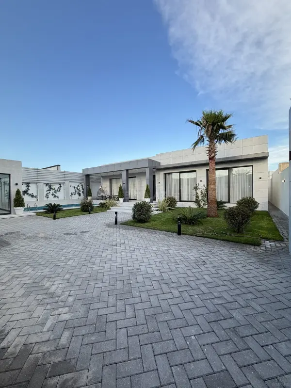 Satılır 5 otaqlı həyət evi 250 m²