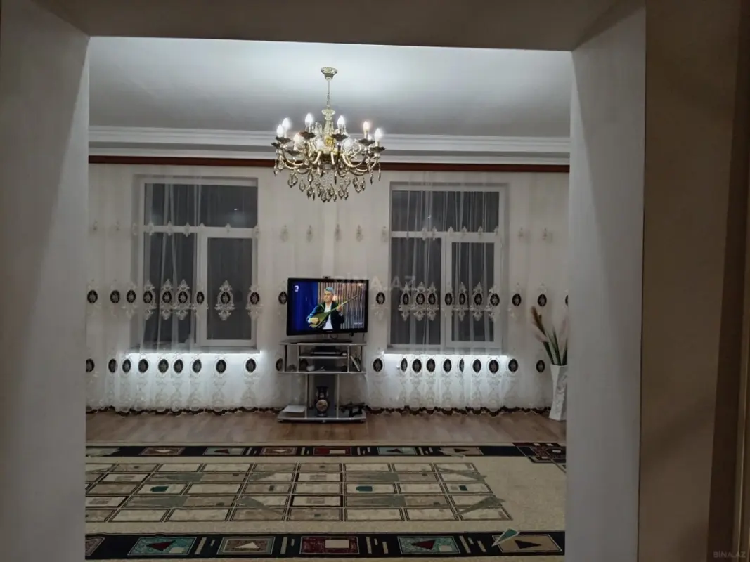 Satılır 4 otaqlı həyət evi 200 m²