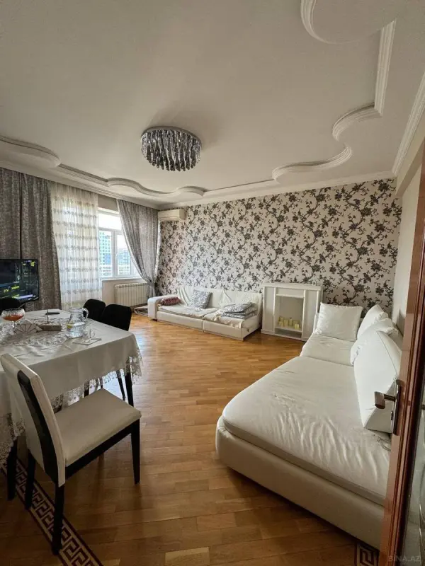Satılır 4 otaqlı mənzil 120 m²