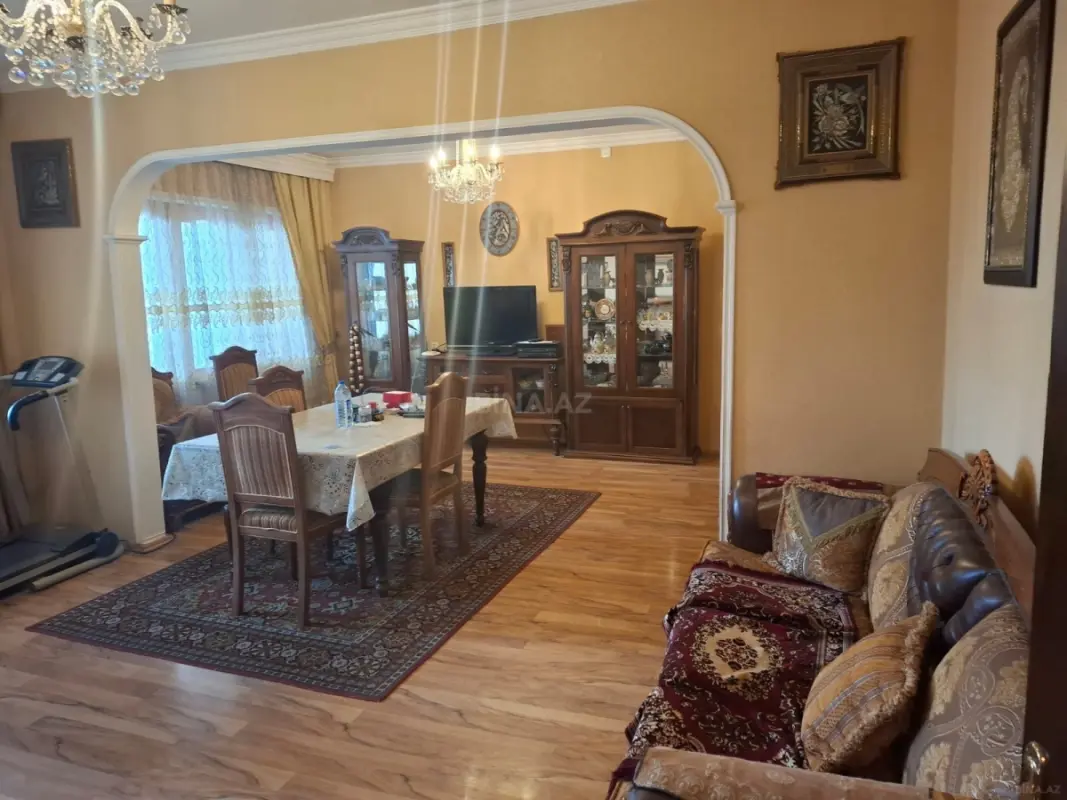Satılır 4 otaqlı mənzil 120 m²