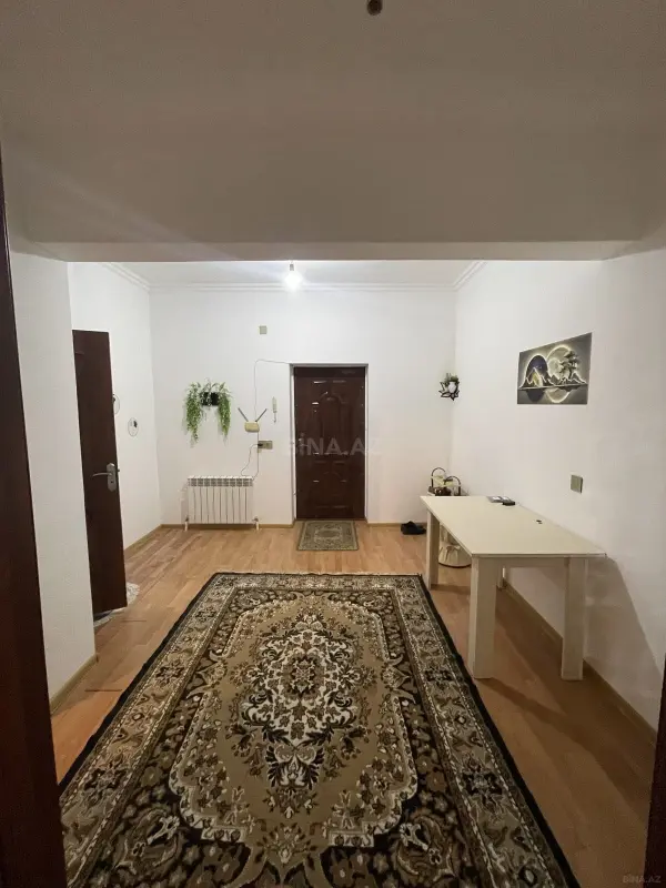 Kirayə verilir 2 otaqlı mənzil 76 m²