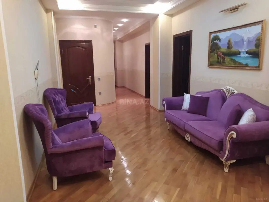 Satılır 5 otaqlı mənzil 241 m²