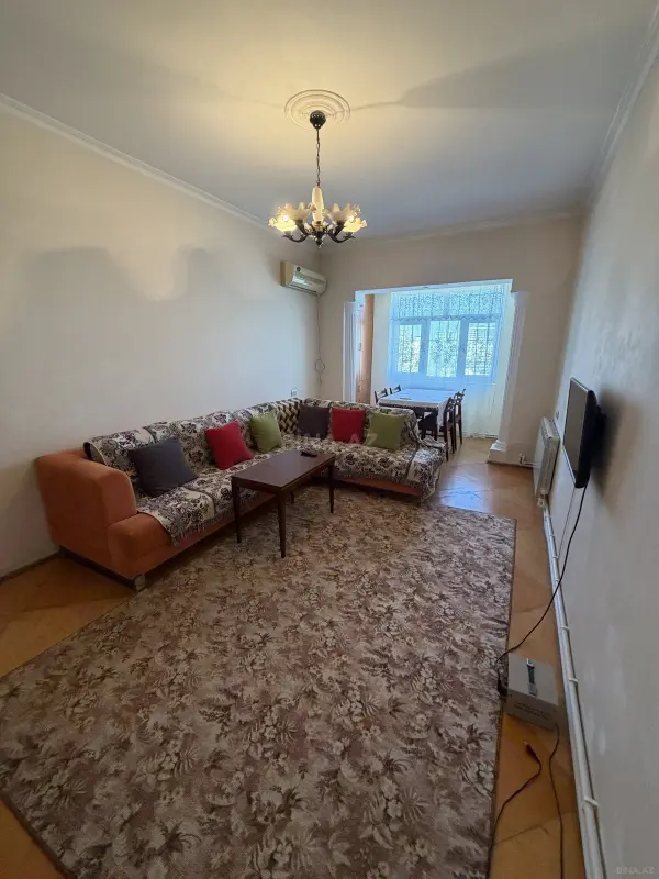 Satılır 4 otaqlı mənzil 100 m²