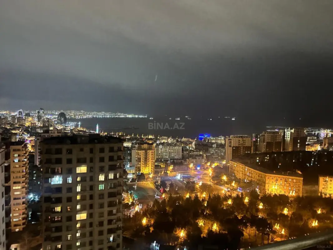 Kirayə verilir 4 otaqlı mənzil 160 m²