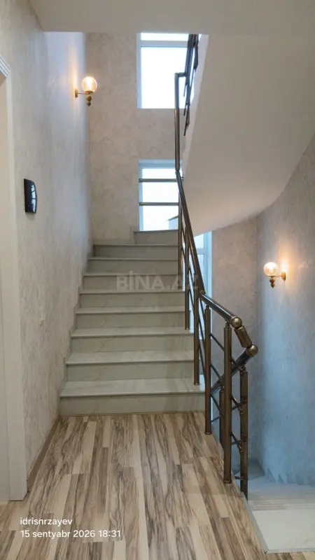 Satılır 8 otaqlı həyət evi 322 m²