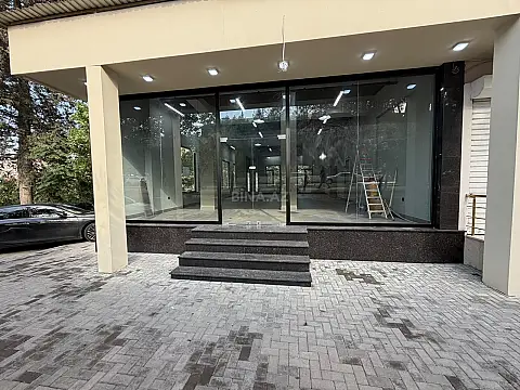 Kirayə verilir obyekt 130 m² — Bakı, İnşaatçılar 130.00 m²