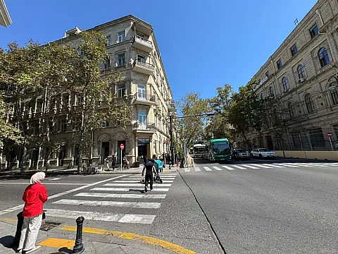 Kirayə verilir obyekt 45 m² — Bakı, Sahil qəs. 45.00 m²